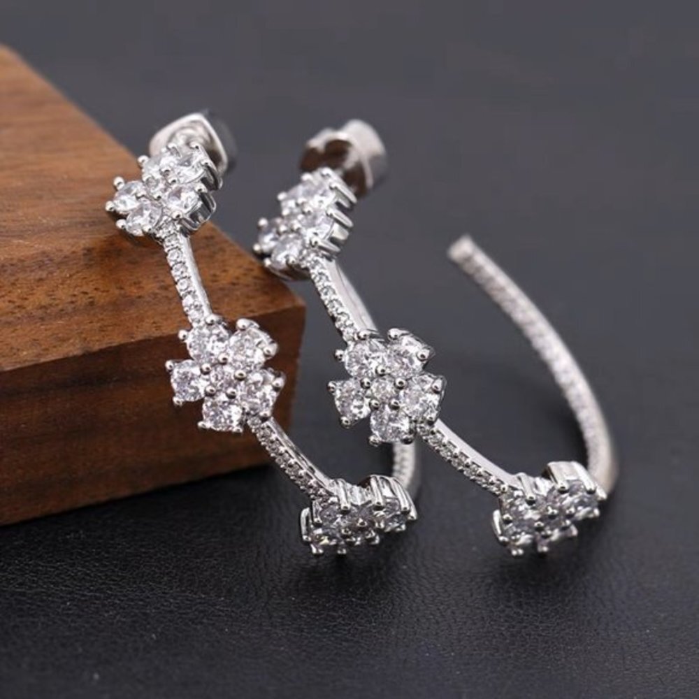 Kate Spade Gleaming Gardenia Flower Hoops Earrings Silver